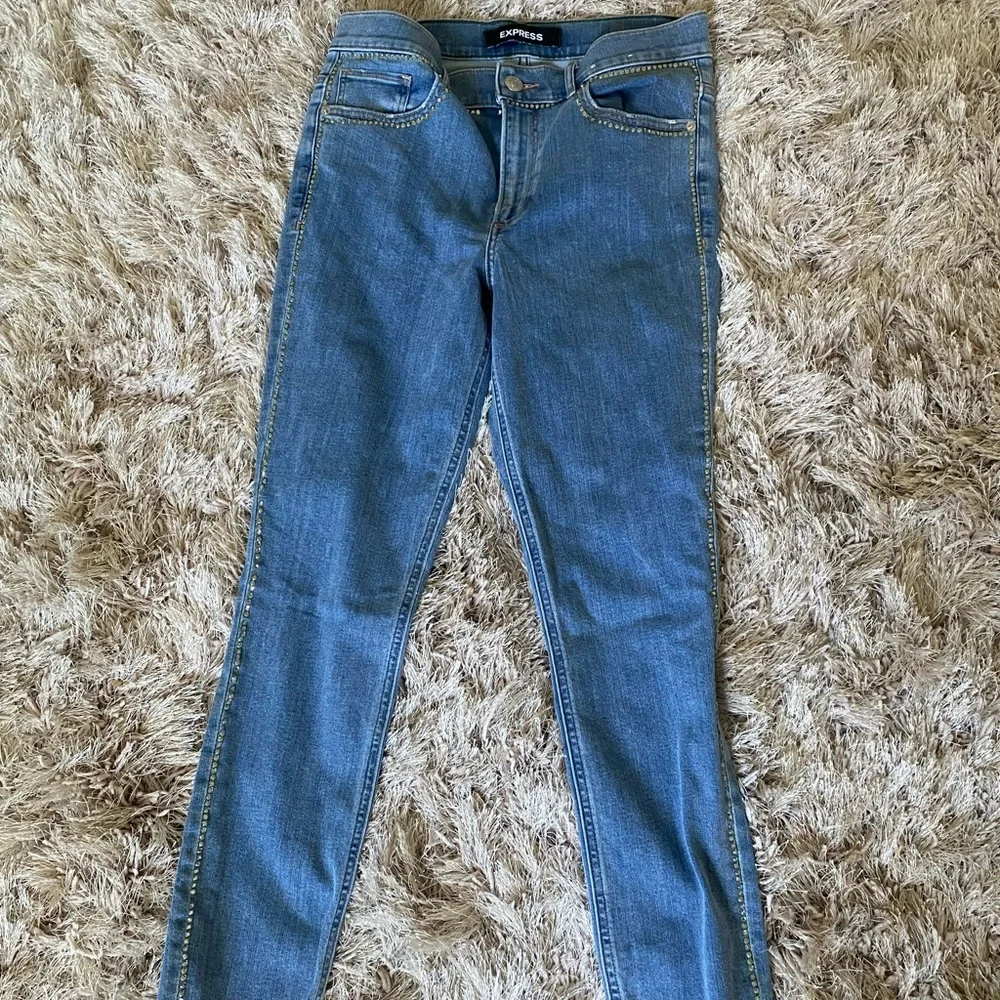 High Rise Jeans w Rhinestones - Picture 2 of 6